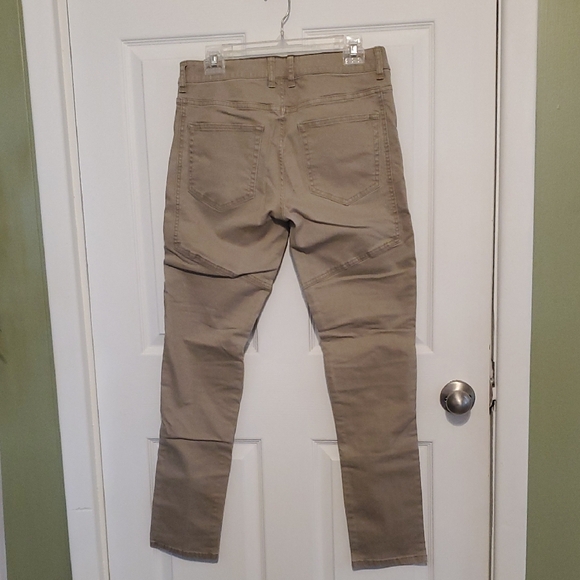 Forever 21 Men's Tan Skinny Jeans with ribbed texture and distressed details. - Picture 3 of 5